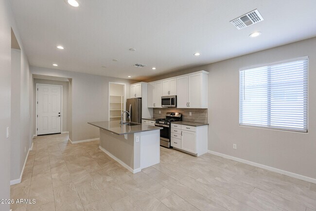 10813 W Tonto St Avondale, AZ 85323 photo 4