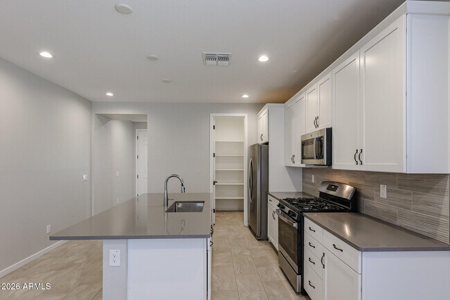 10813 W Tonto St Avondale, AZ 85323 photo 3