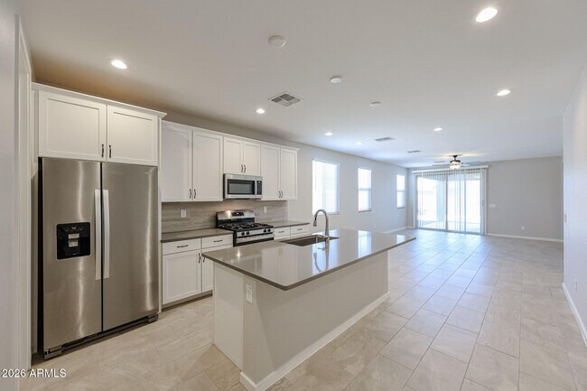 10813 W Tonto St Avondale, AZ 85323 photo 2