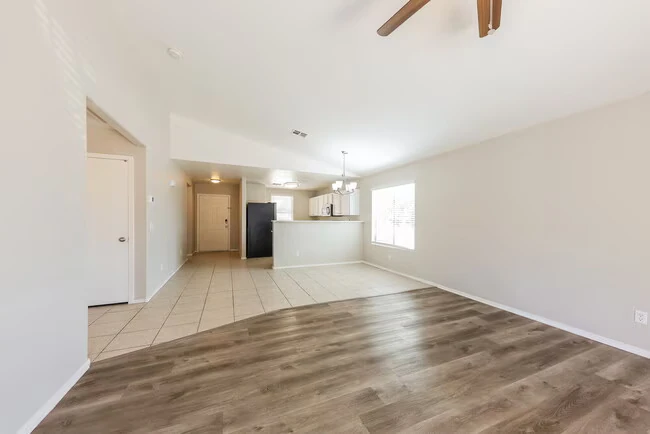 11335 W Crestbrook Dr Surprise, AZ 85378 photo 5