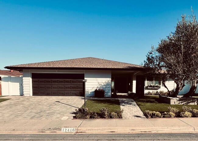 12416 Lomica Dr San Diego, CA 92128