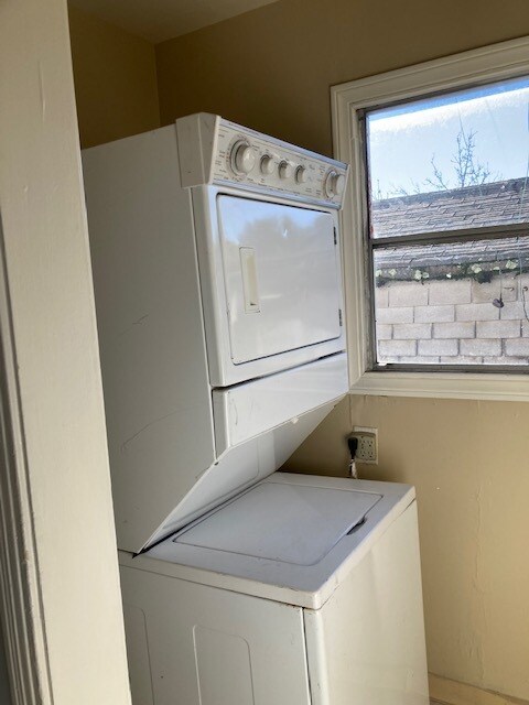 653 15th St Richmond, CA 94801 photo 4