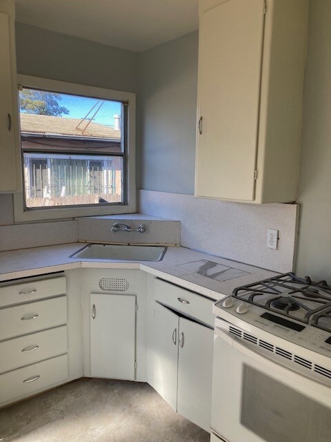 653 15th St Richmond, CA 94801 photo 2