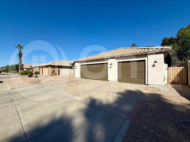 841 N Los Altos Dr Chandler, AZ 85224 photo 3