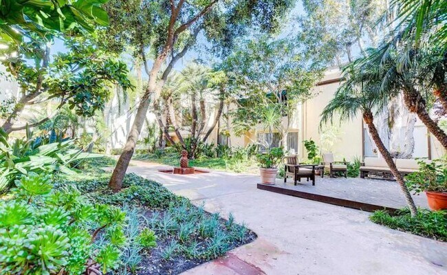 6333 La Jolla Blvd San Diego, CA 92037 photo 4