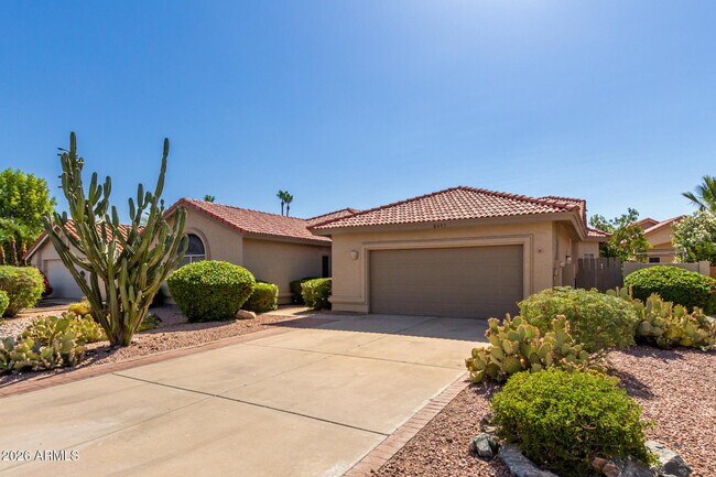 8495 S Maple Ave Tempe, AZ 85284 photo 2