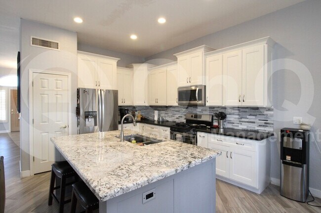 595 E Stottler Dr Gilbert, AZ 85296 photo 4