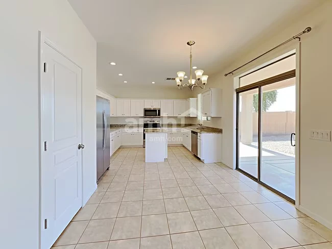 7250 W Alta Vista Rd Phoenix, AZ 85339 photo 5