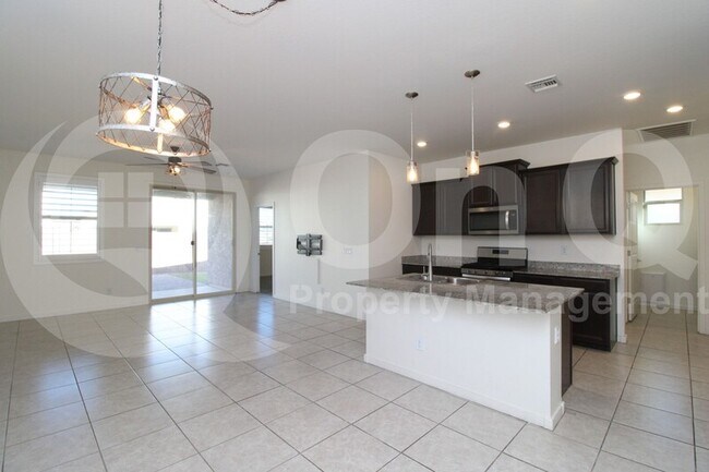 13279 N 144th Dr Surprise, AZ 85379 photo 4
