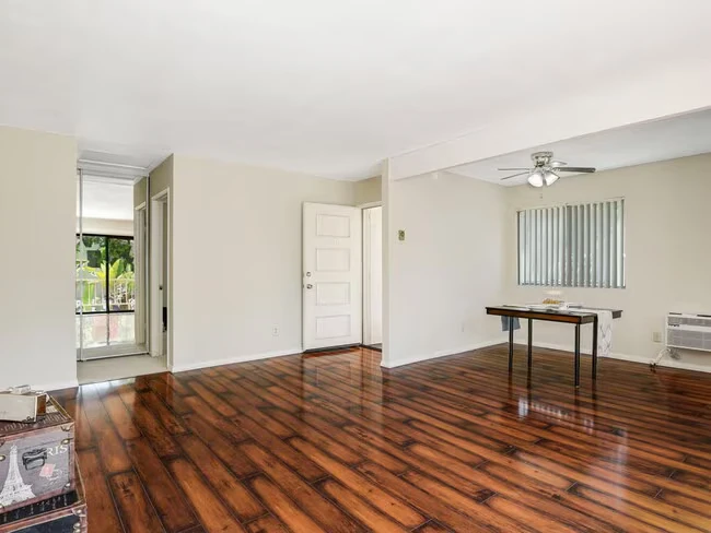 10845 Camino Ruiz San Diego, CA 92126 photo 3
