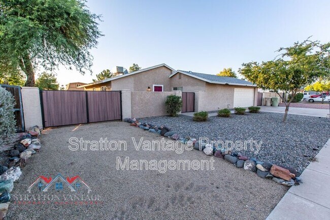 8320 N 55th Dr Glendale, AZ 85302 photo 3