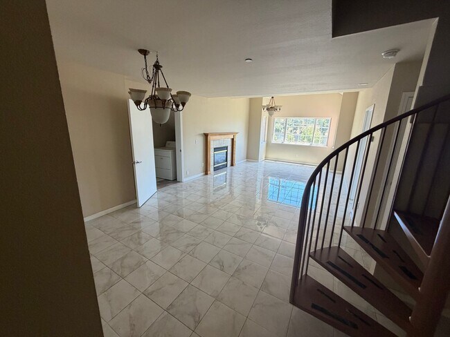 158 Caldecott Ln Oakland, CA 94618 photo 3
