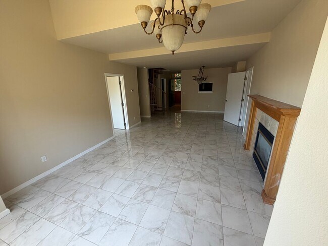158 Caldecott Ln Oakland, CA 94618 photo 5