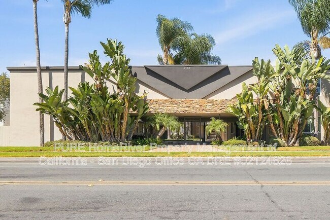 1160 E Lexington Ave photo 3