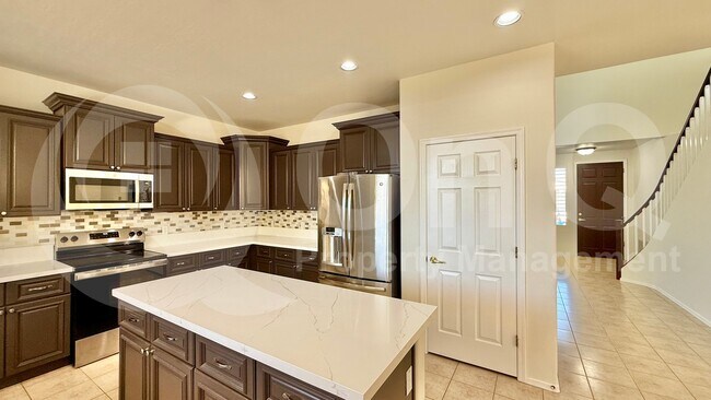 4043 W Aire Libre Ave Phoenix, AZ 85053 photo 4