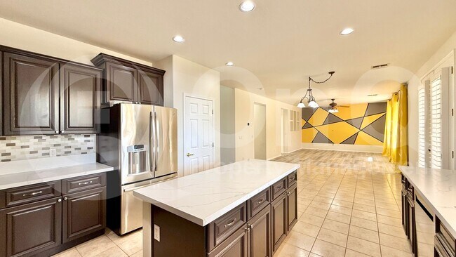 4043 W Aire Libre Ave Phoenix, AZ 85053 photo 5