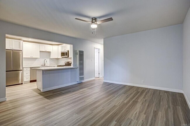 141 Johnston Ln San Marcos, CA 92069 photo 2
