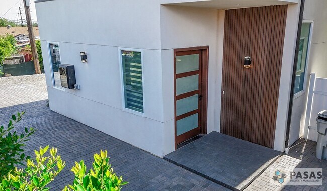 5535-5539 Potomac St San Diego, CA 92139 photo 2