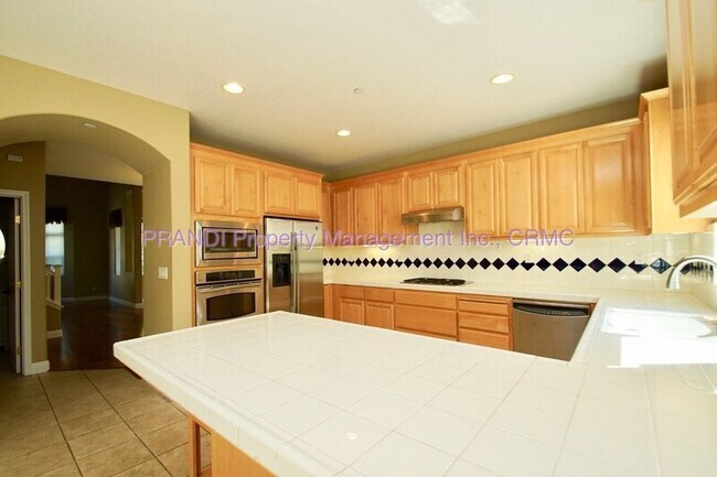 19 Waterbury Ln Novato, CA 94949 photo 5
