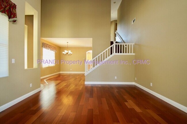 19 Waterbury Ln Novato, CA 94949 photo 3