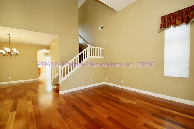19 Waterbury Ln Novato, CA 94949 photo 2