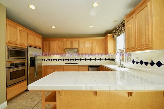 19 Waterbury Ln Novato, CA 94949 photo 4