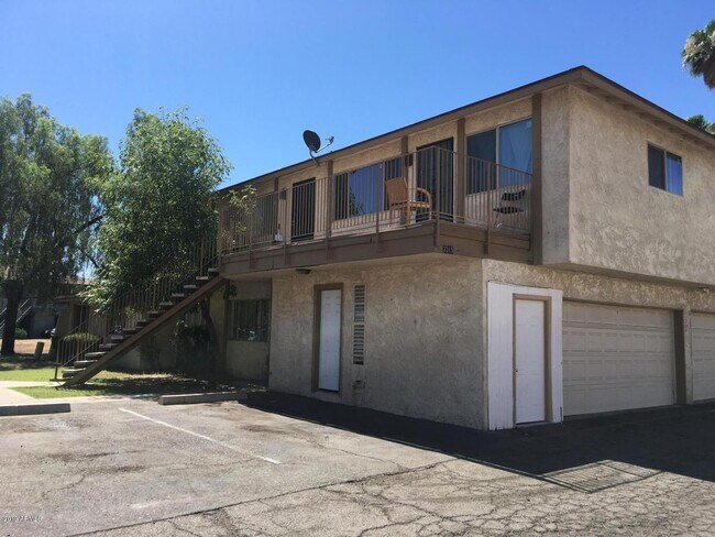 3315 W Loma Ln Phoenix, AZ 85051 photo 2