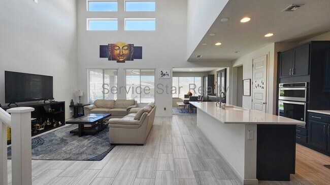 3407 E Louise Dr Phoenix, AZ 85050 photo 2