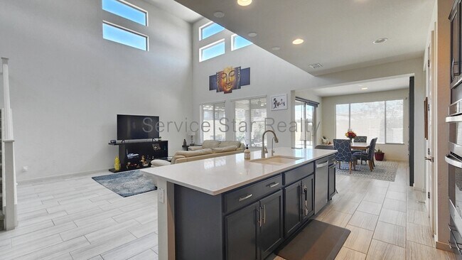 3407 E Louise Dr Phoenix, AZ 85050 photo 3