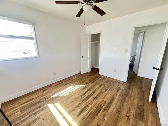 4064 Oakcrest Dr San Diego, CA 92105 photo 4