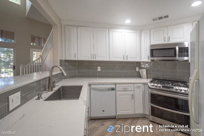 11945 Tivoli Park Row San Diego, CA 92128 photo 3