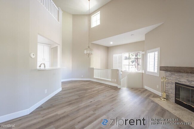 11945 Tivoli Park Row San Diego, CA 92128 photo 2