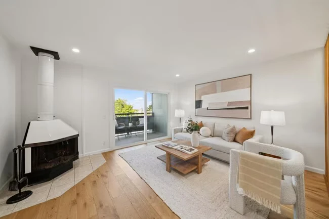 4028 Farm Hill Blvd Redwood City, CA 94061 photo 3