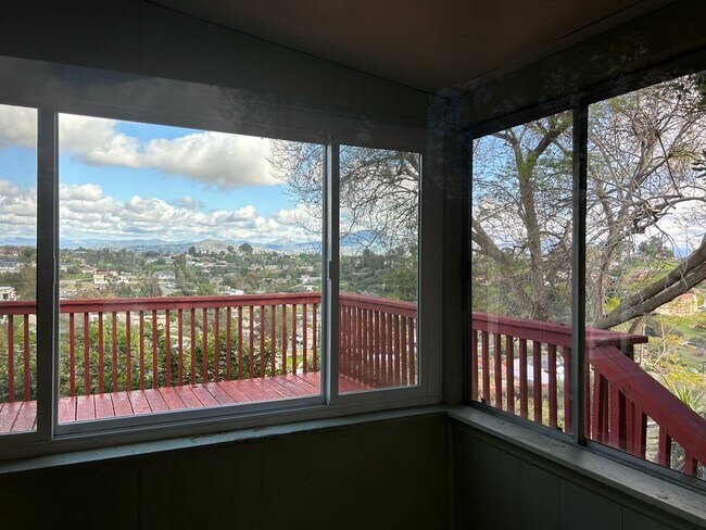 1749 Republic St photo 4