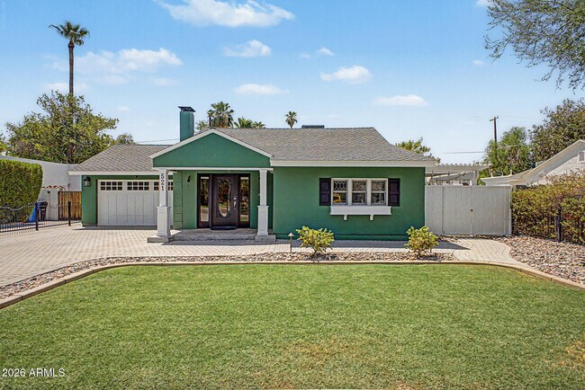521 W Mariposa St photo 2