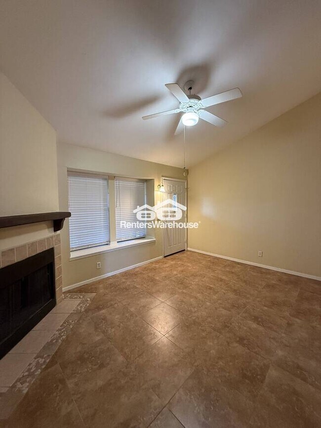 8111 W Wacker Rd Peoria, AZ 85381 photo 2