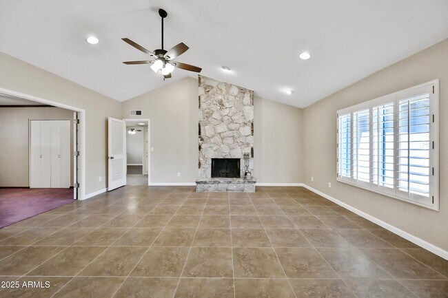 324 W Willow Ave Phoenix, AZ 85029 photo 5