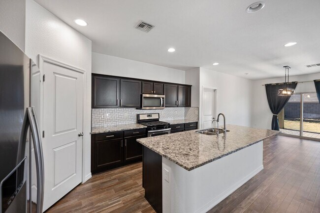 4590 W Foldwing Dr San Tan Valley, AZ 85142 photo 2