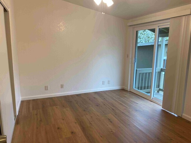 Newell Manor photo 5
