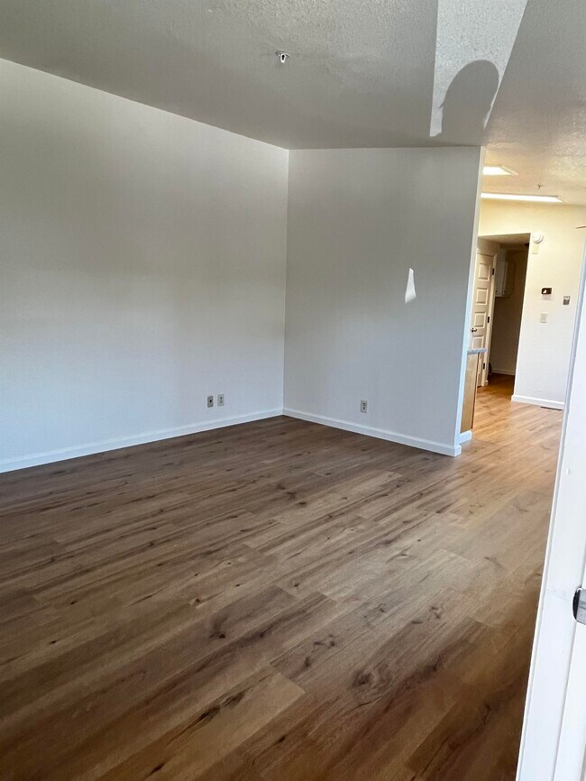 Newell Manor photo 4