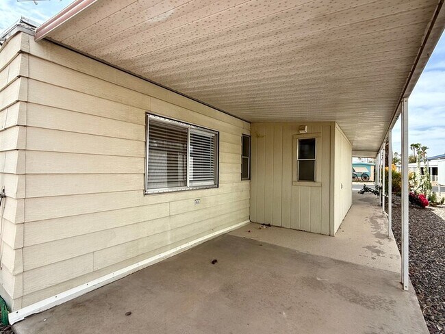 303 S Recker Rd Mesa, AZ 85206 photo 2