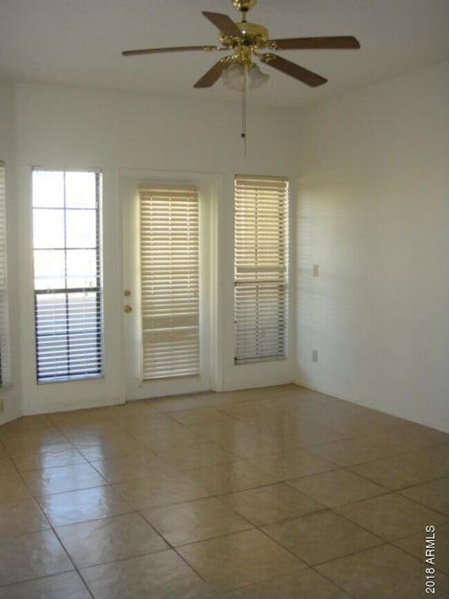 8888 N 47th Ave Glendale, AZ 85302 photo 5