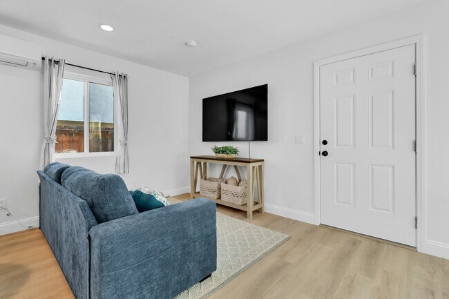 4241 Cherokee Ave San Diego, CA 92104 photo 3