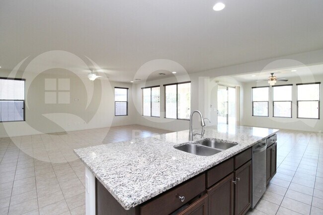 26018 N 52nd Ln Phoenix, AZ 85083 photo 4
