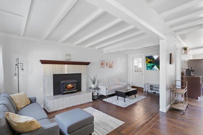 1271 Essex St Imperial Beach, CA 91932