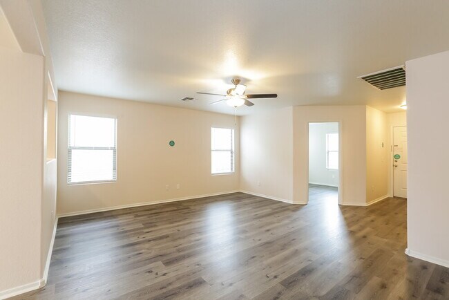 9004 S 4th St Phoenix, AZ 85042 photo 3