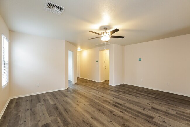 9004 S 4th St Phoenix, AZ 85042 photo 5