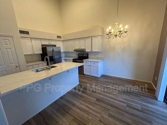 19986 N Matilda Ln Glendale, AZ 85308 photo 3