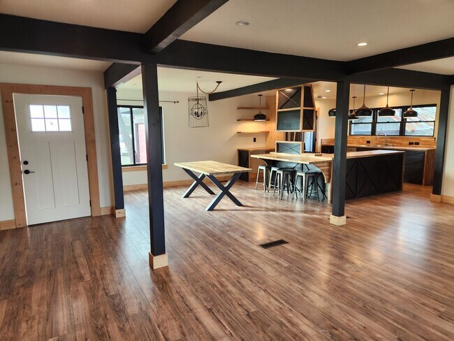 985 Gumview Rd Windsor, CA 95492 photo 2