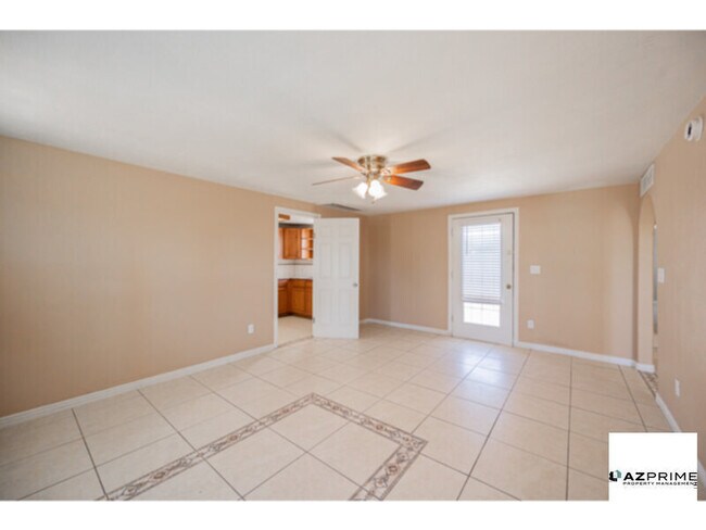 2830 E Sheridan St Phoenix, AZ 85008 photo 4